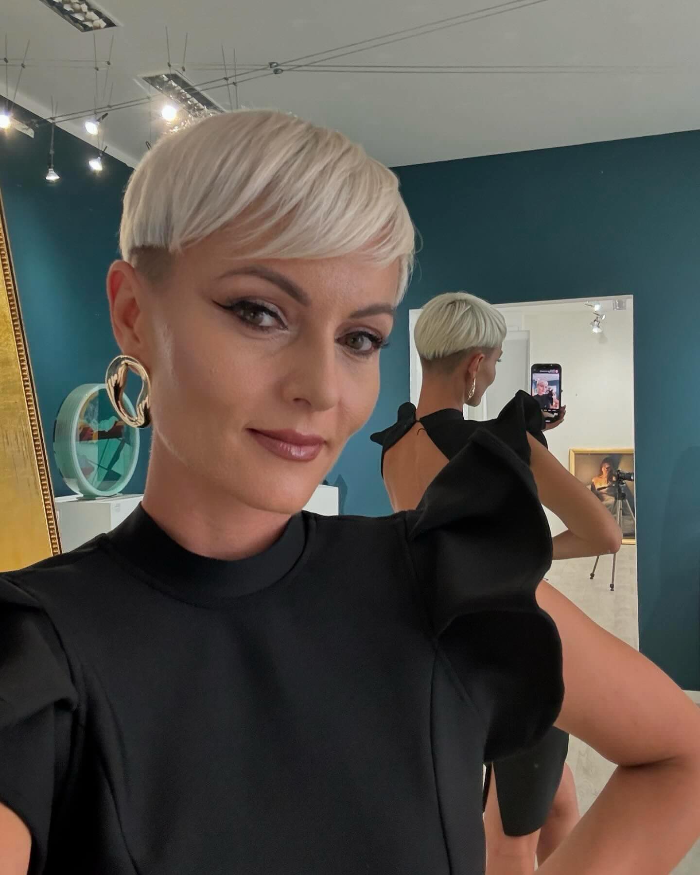 blonde-wispy-pixie