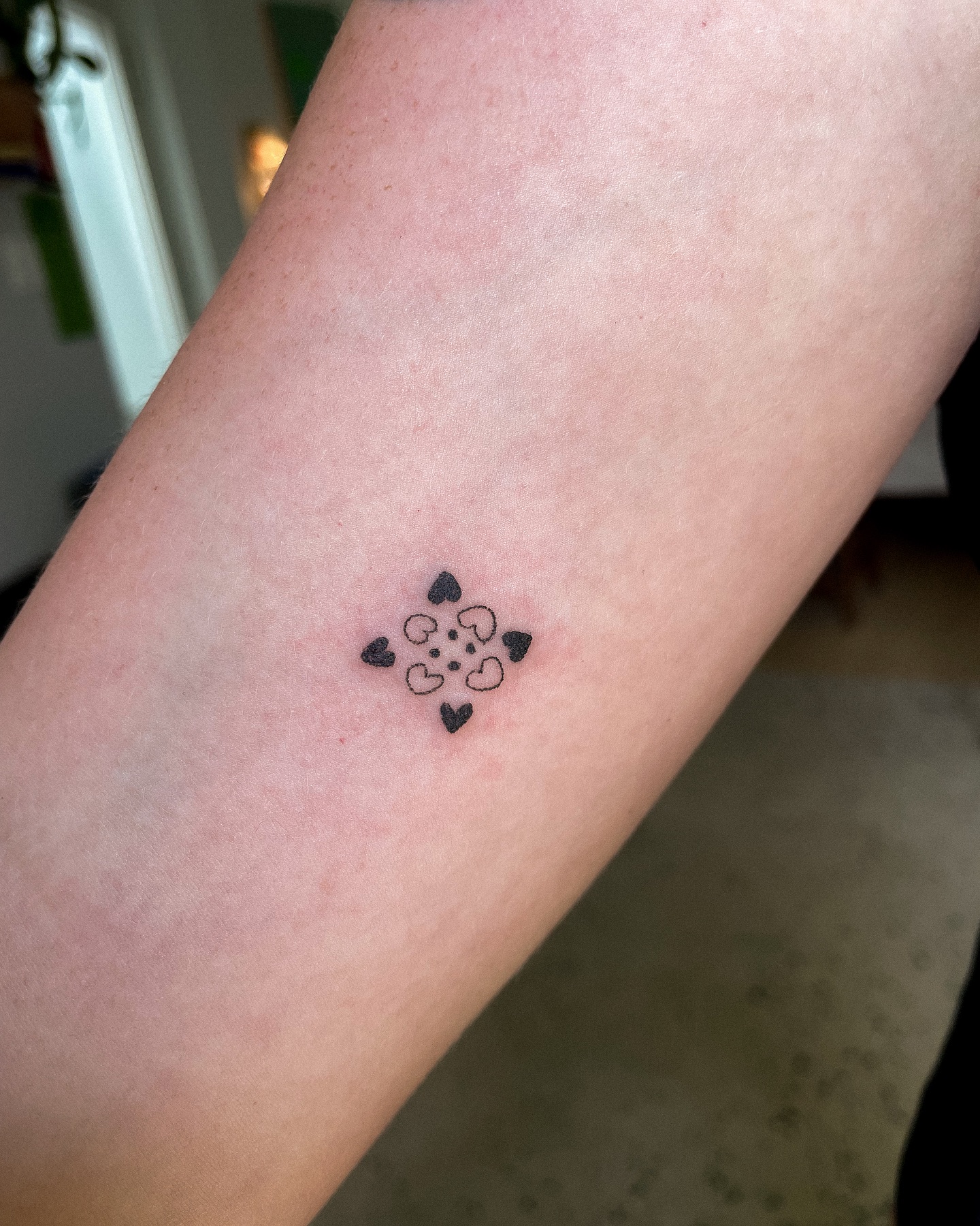 abstract-hearts-tattoo
