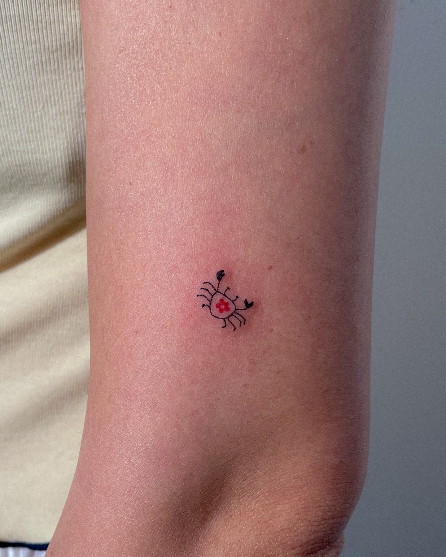 small-crab-tattoo