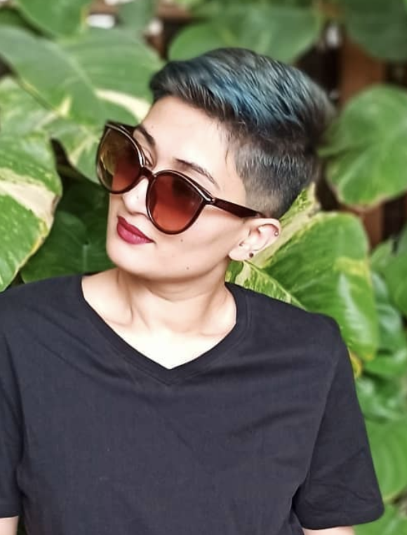 black-pixie-with-glasses