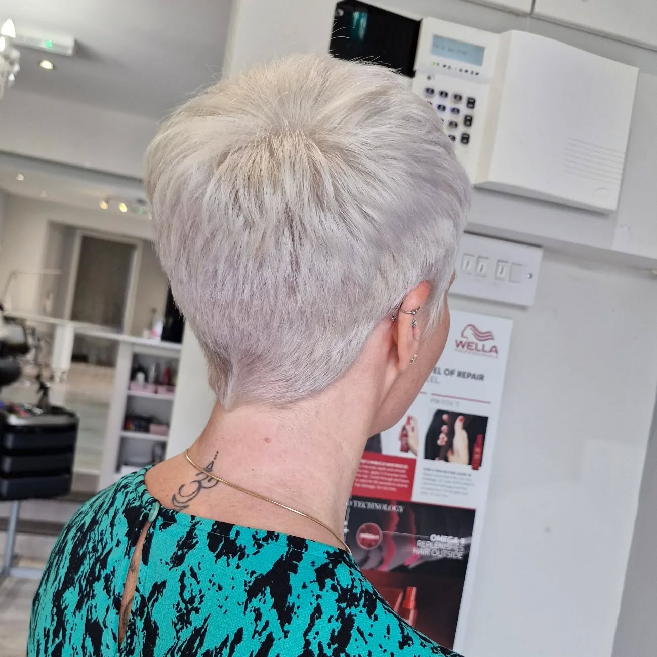 short-blonde-pixie
