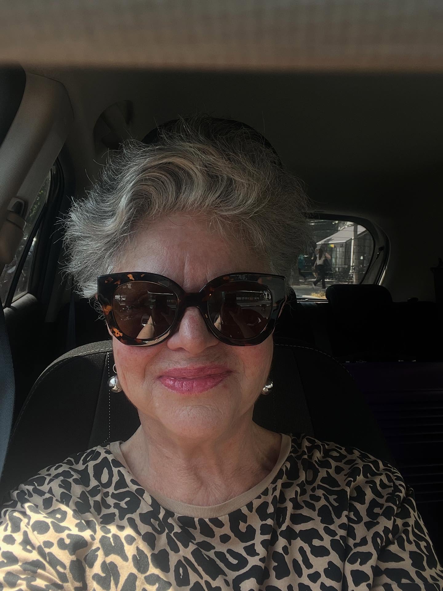 salt-and-pepper-short-hair