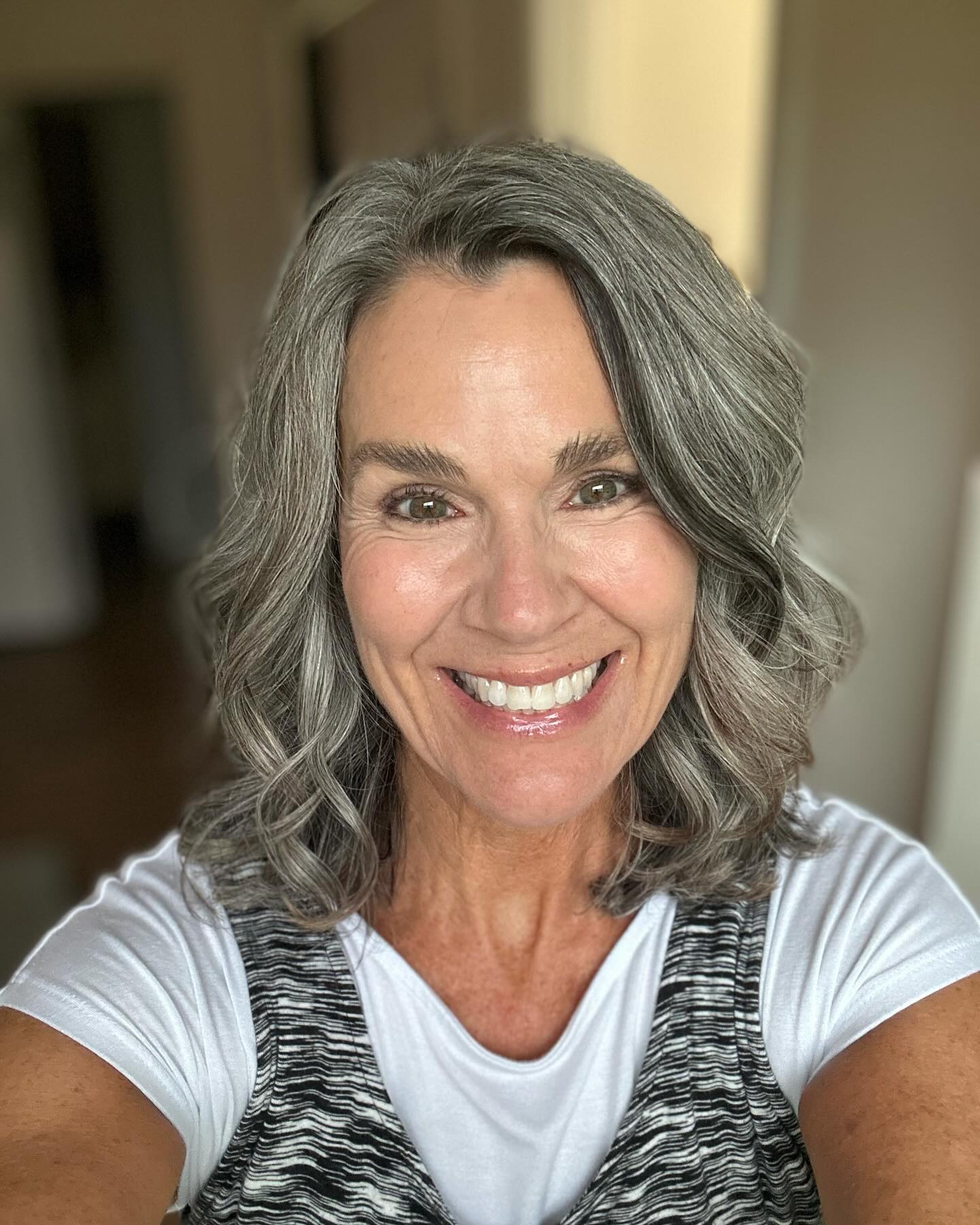 face-framing-wavy-hair