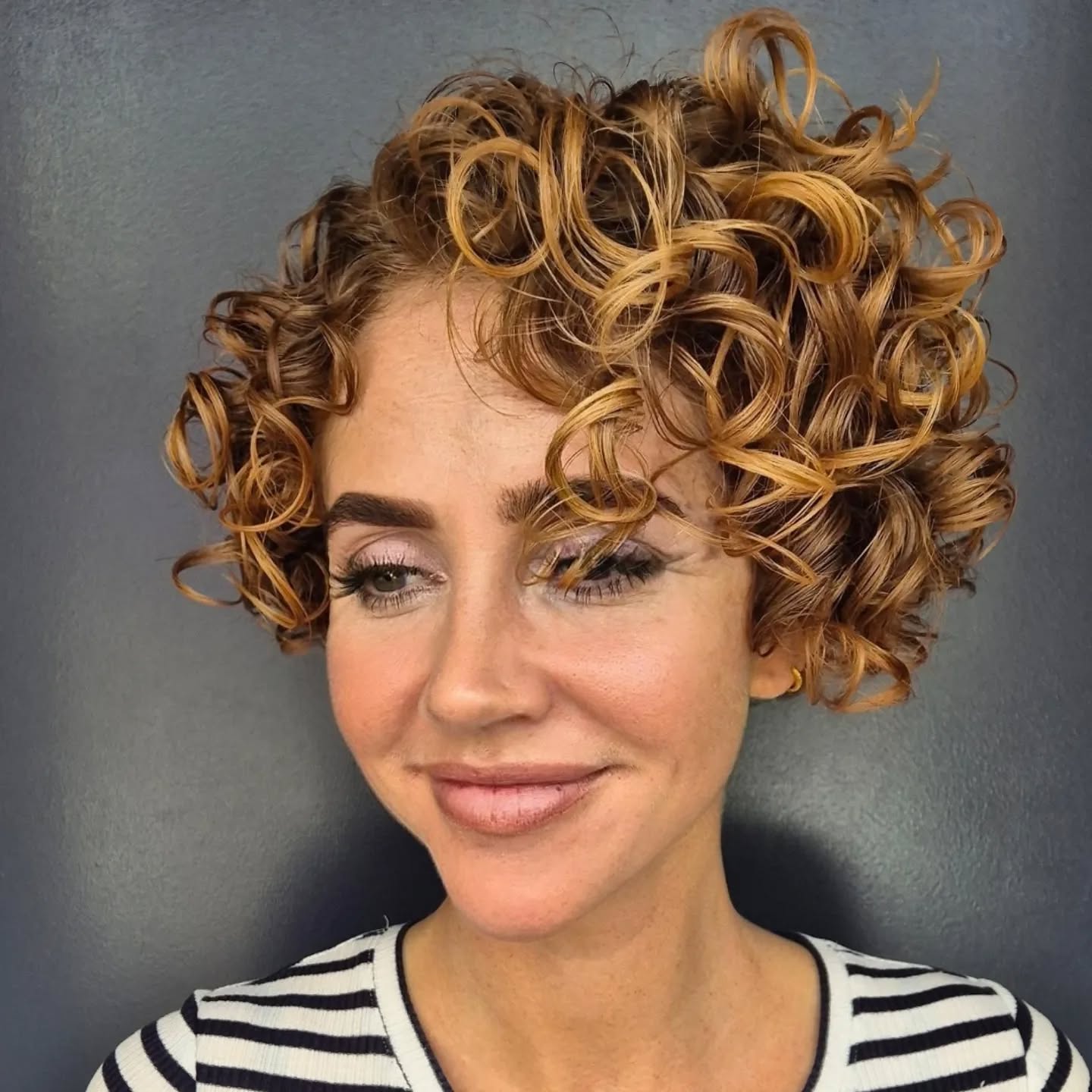 copper-short-curls