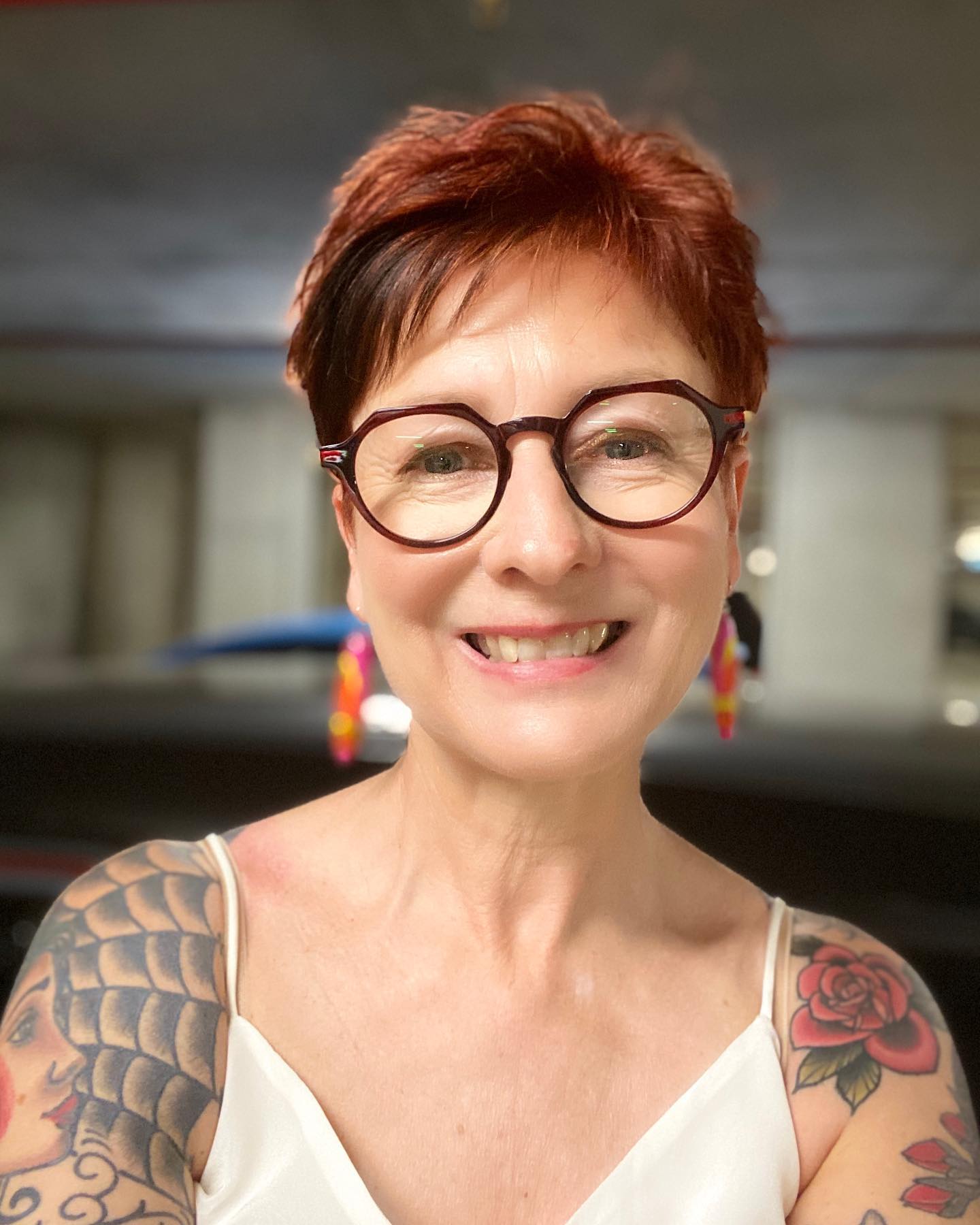 auburn-pixie-with-brown-glasses