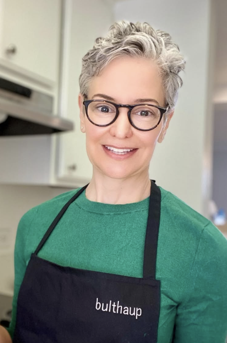 salt-and-pepper-pixie-with-brown-glasses