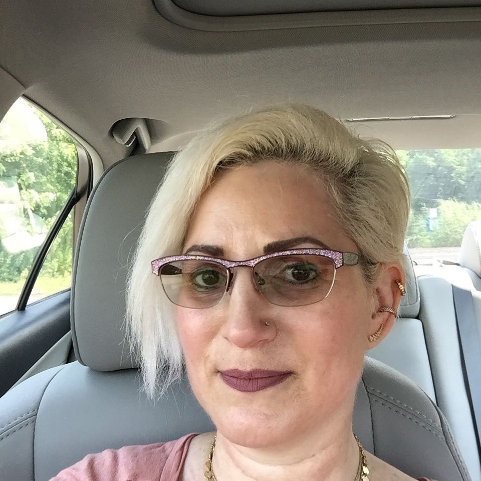 blonde-pixie-with-darker-shade