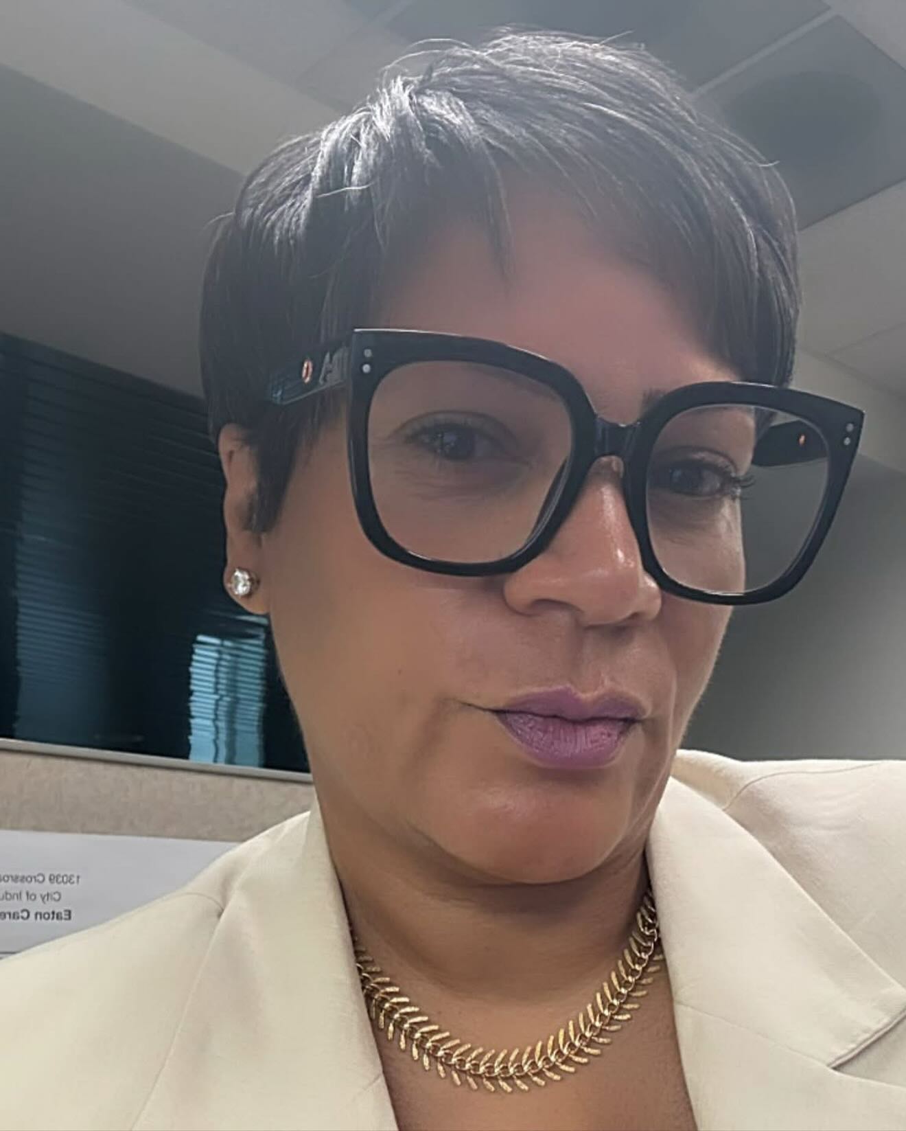 pixie-over-50-black-hair