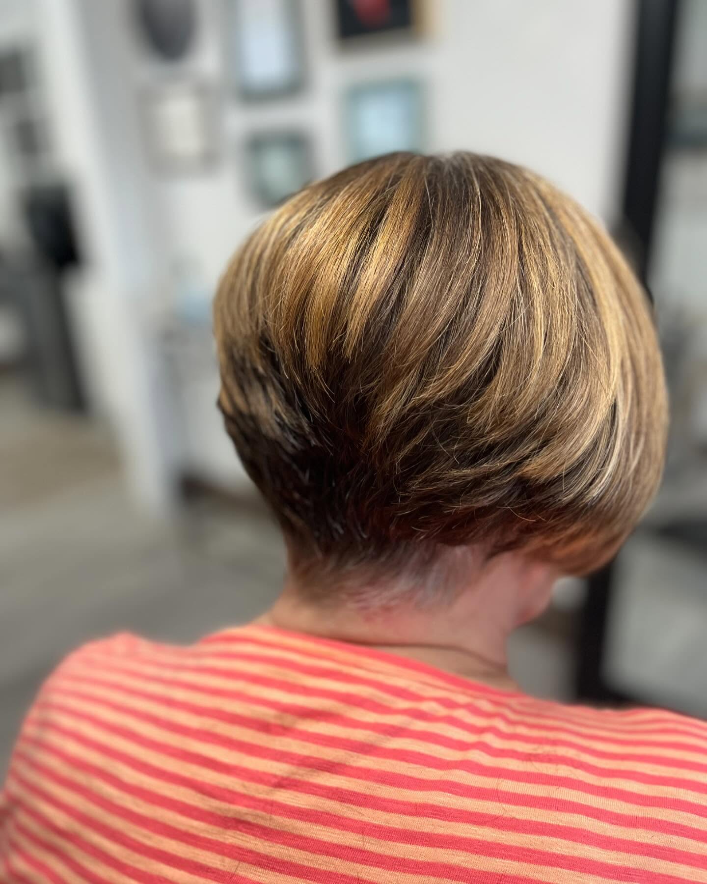 back-of-bob-blonde-highlights