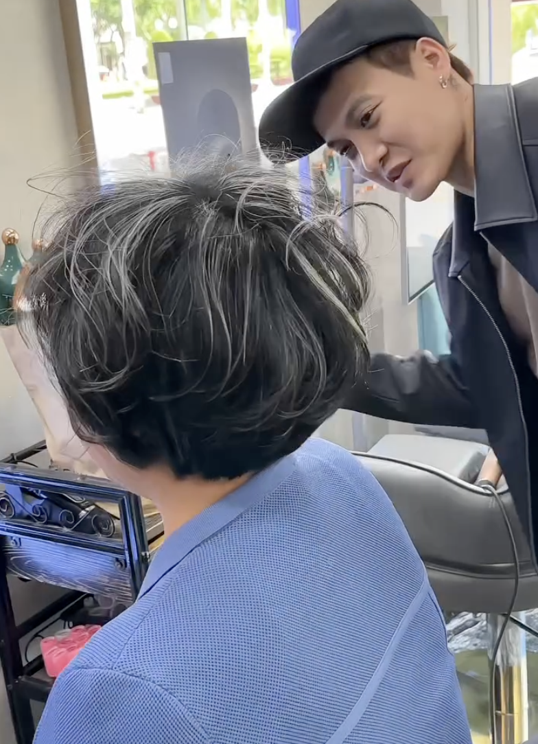 bob-with-ash-blonde-highlights