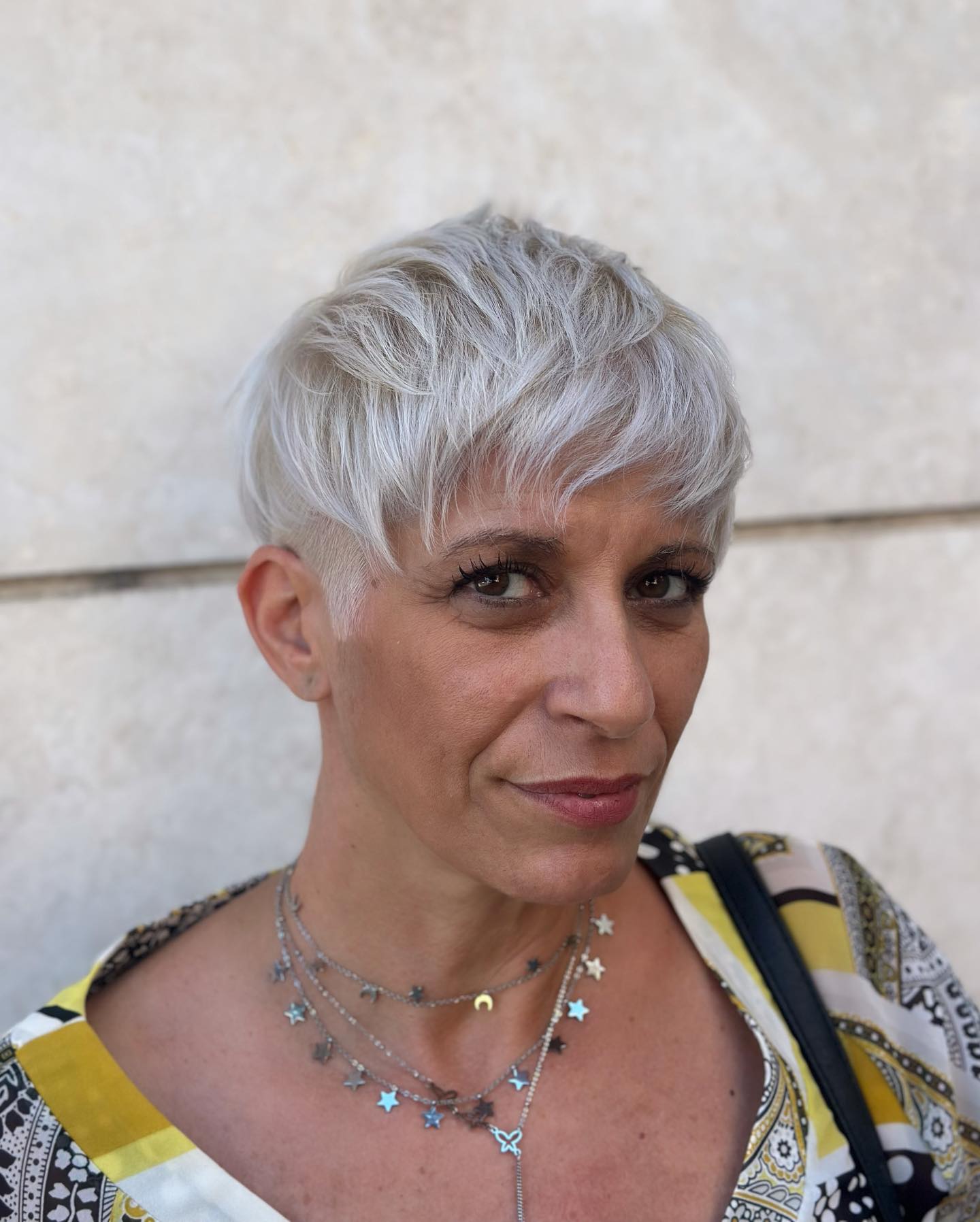 wavy-pixie-with-bangs
