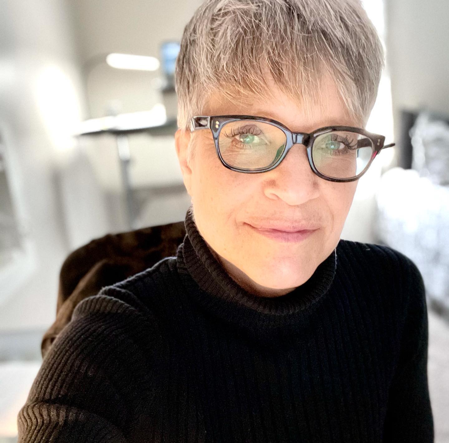 choppy-pixie-with-glasses