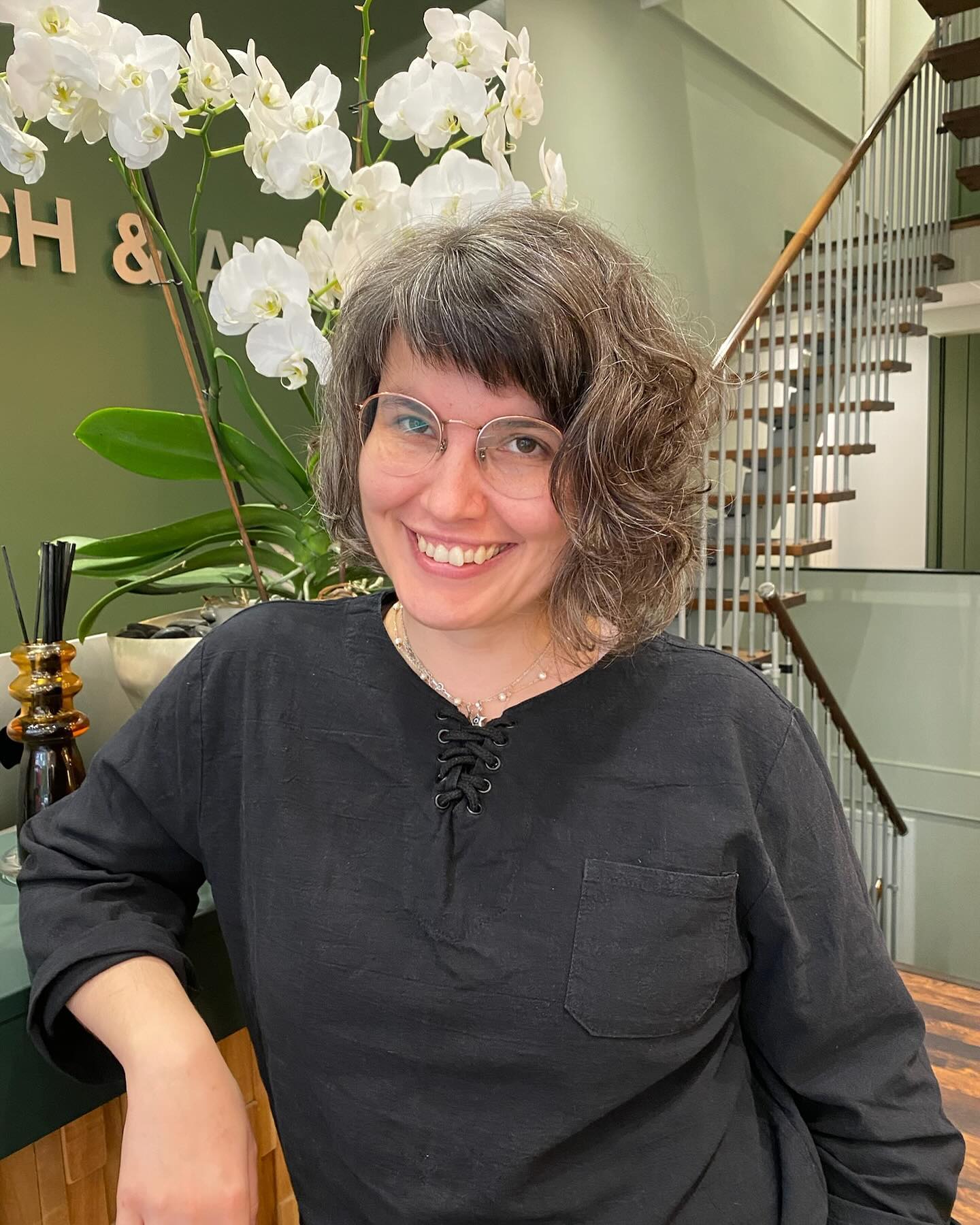 asymmetrical-curly-bob