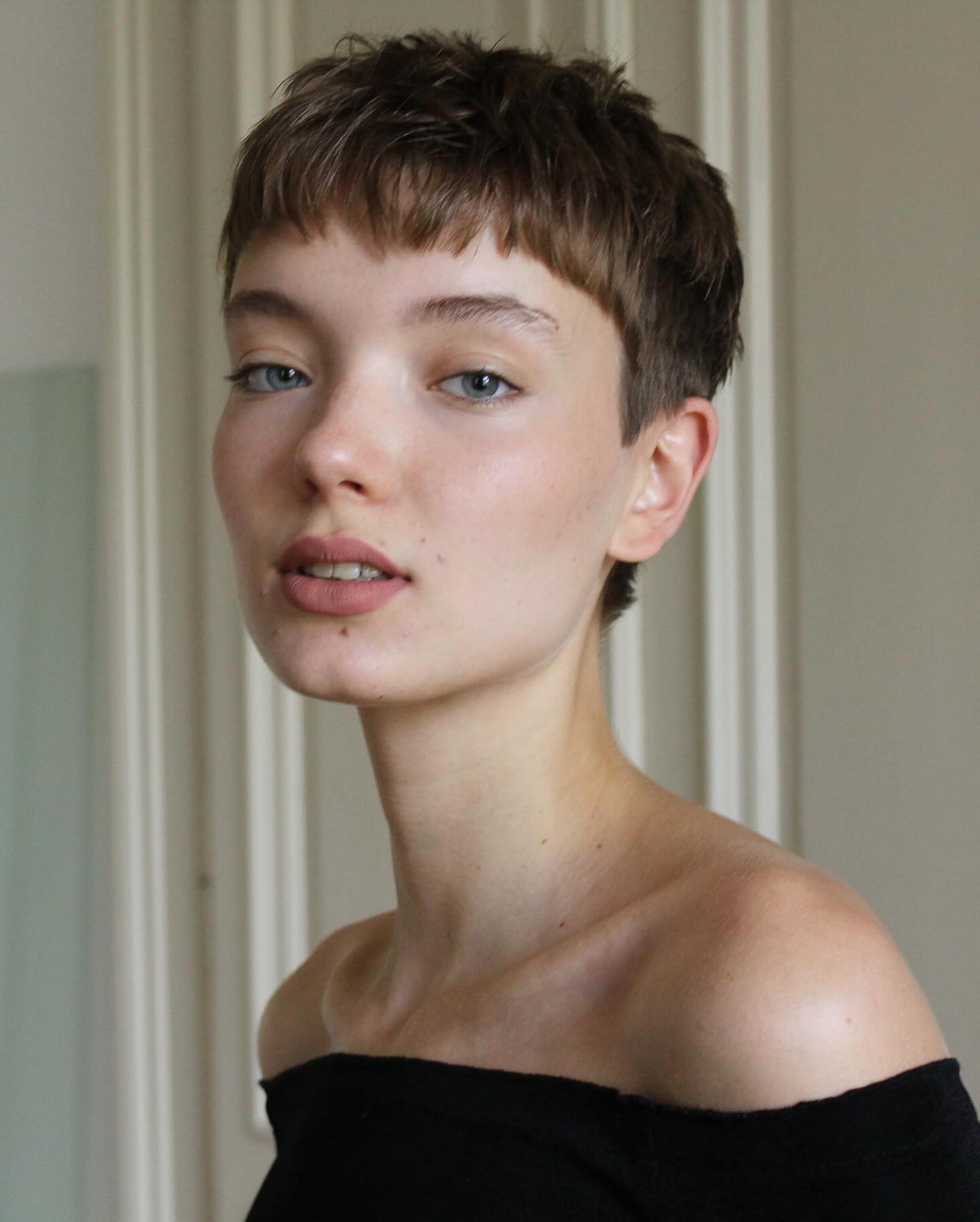 short-hair-with-baby-bangs