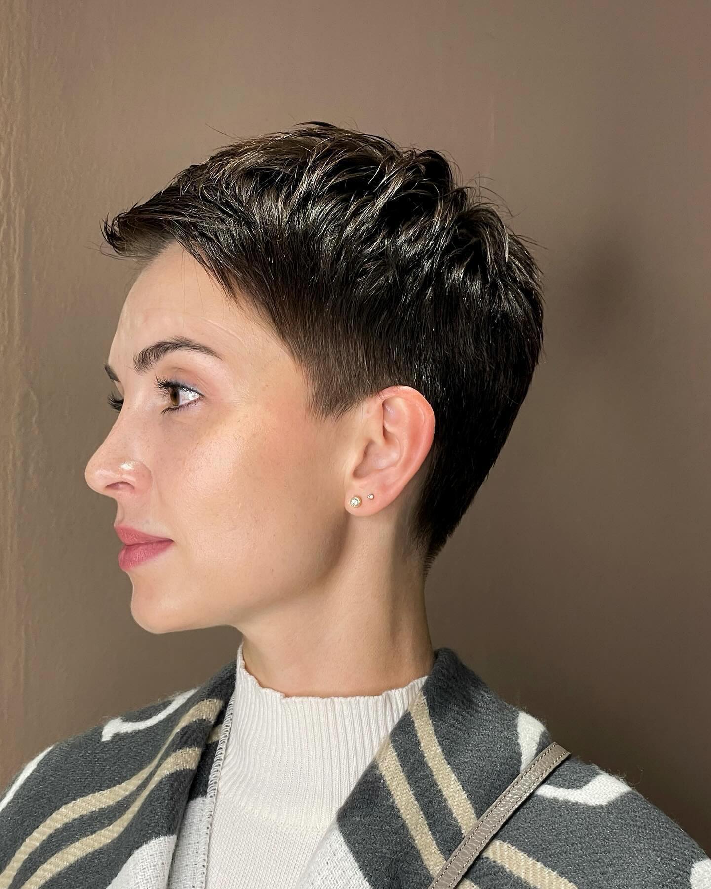 short-pixie-black-paper
