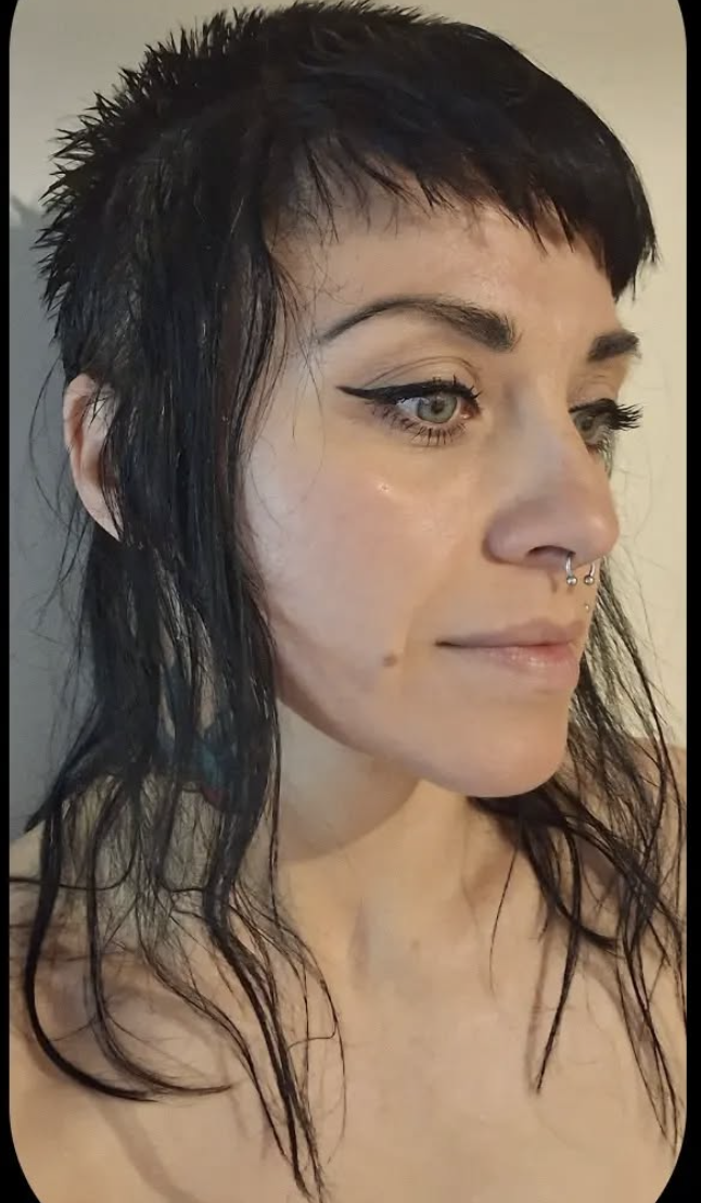 feather-cut-with-bangs