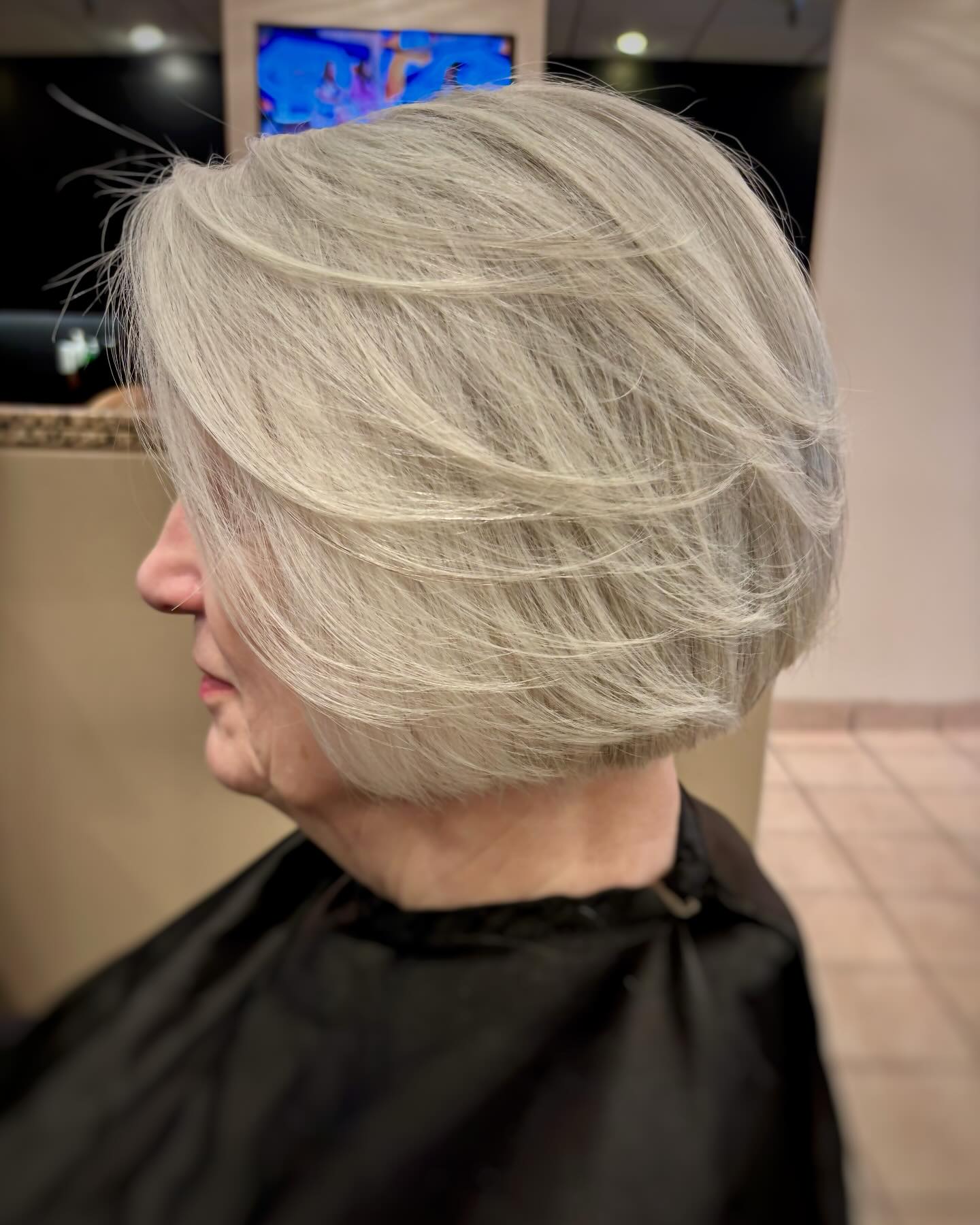 silver-layered-hair