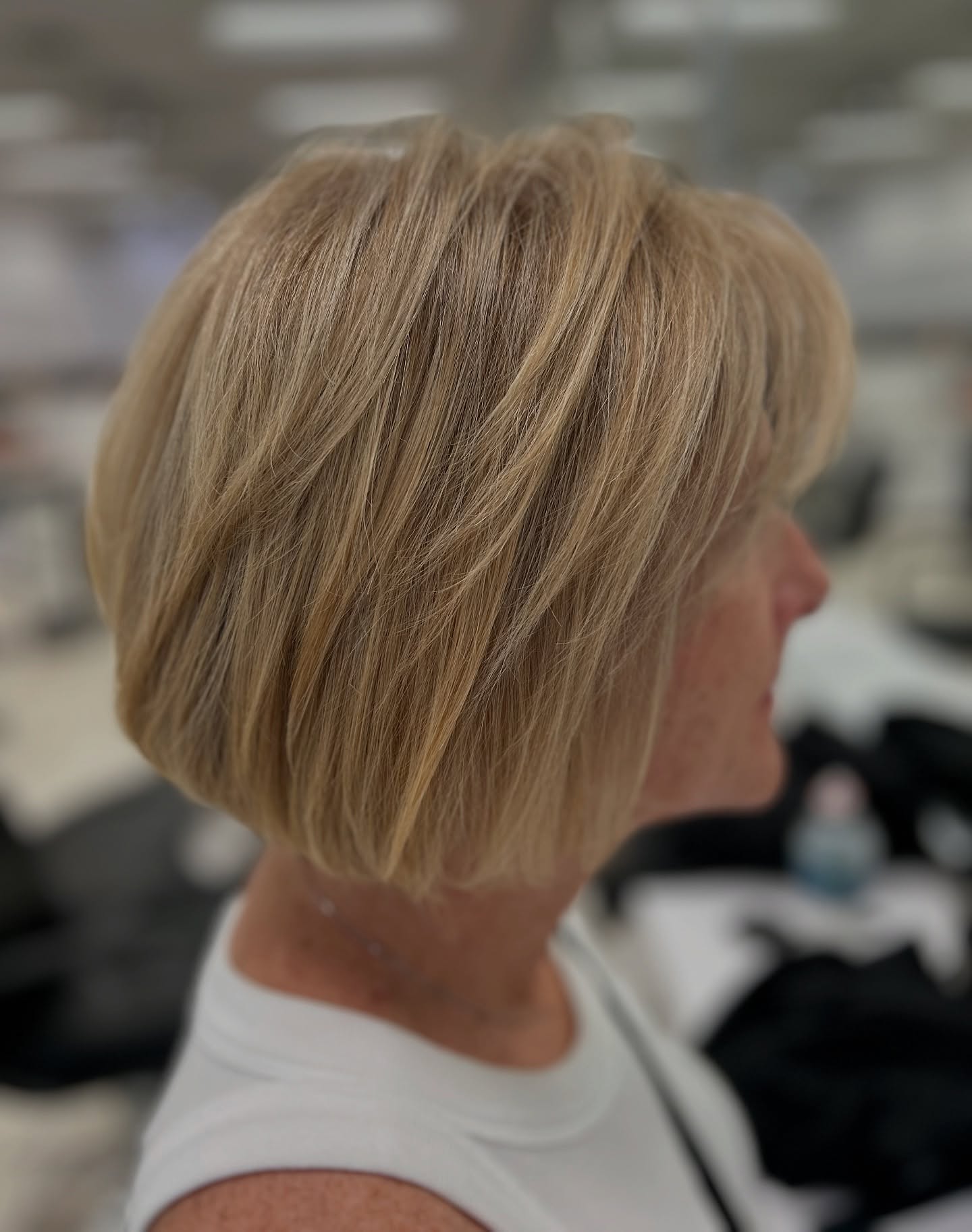 layered-lob-blonde-hair