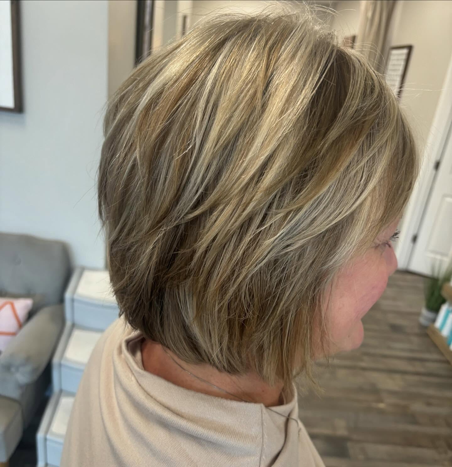 layered-bob-with-lowlights