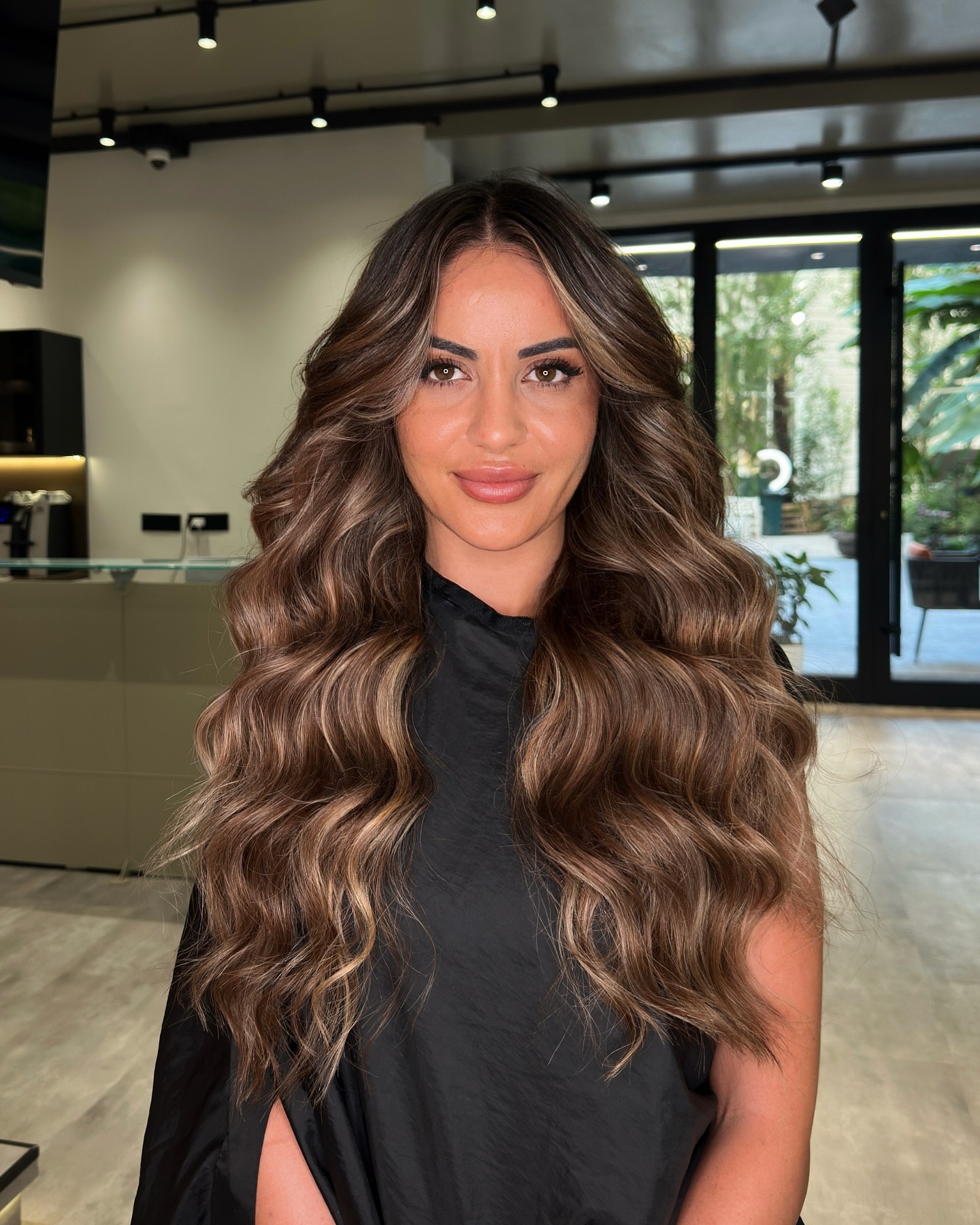 long-brown-wavy-hair-with-highlights