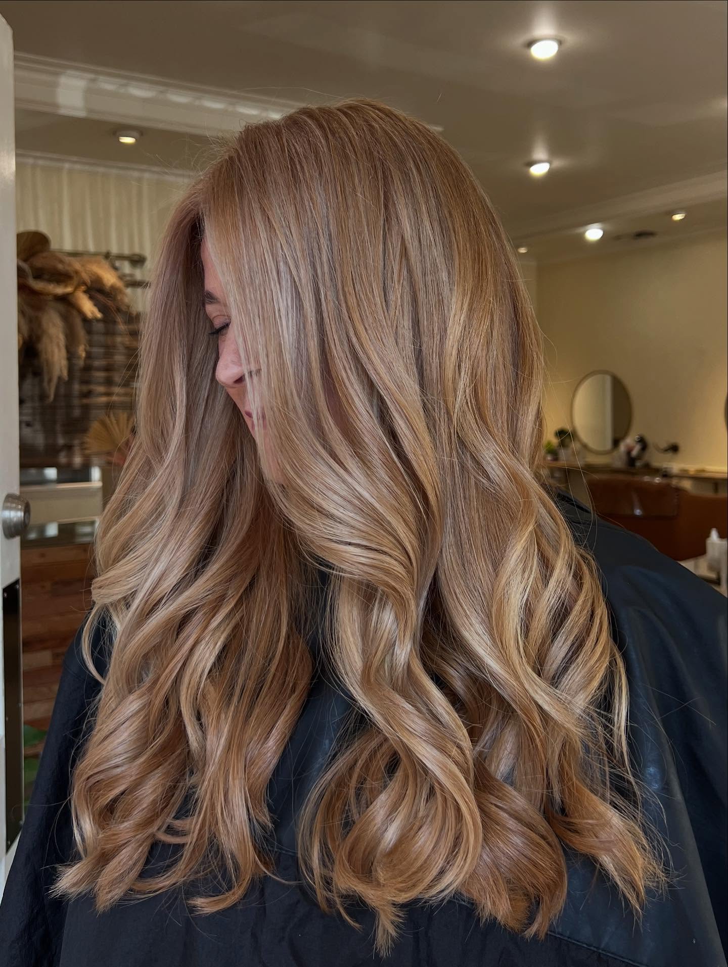 golden-blonde-highlights-on-brown-hair