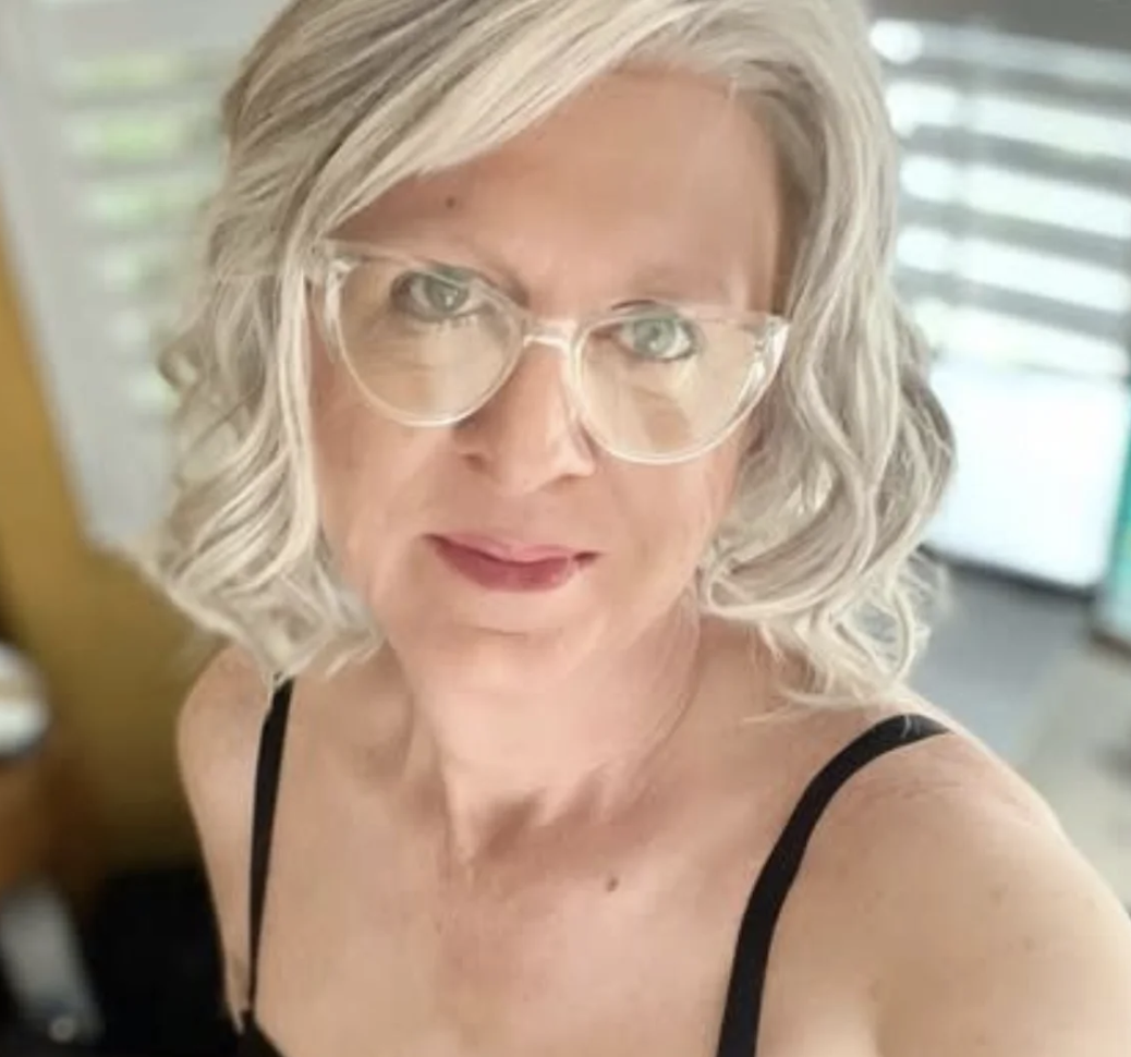 gray-wavy-lob