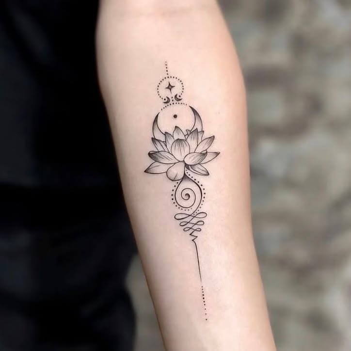 unalome-flower-moon-on-arm