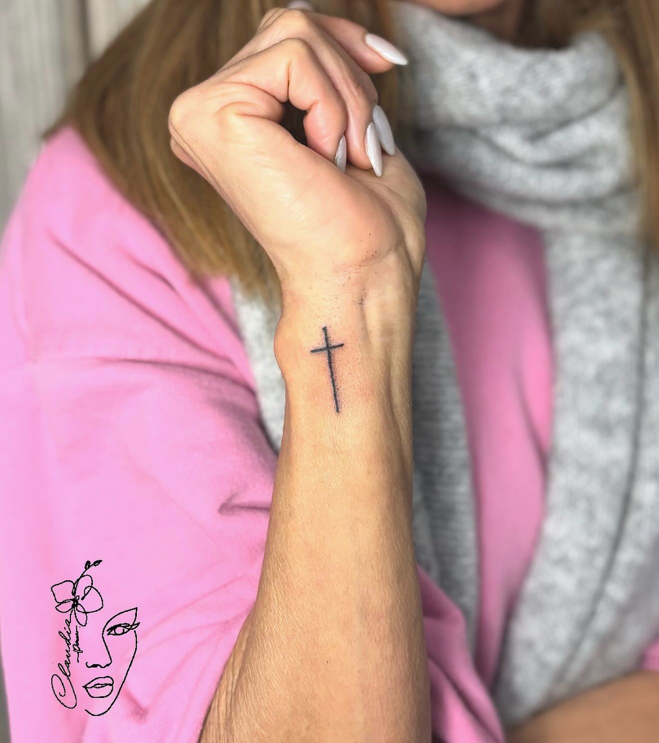 cross-tattoo-on-wrist
