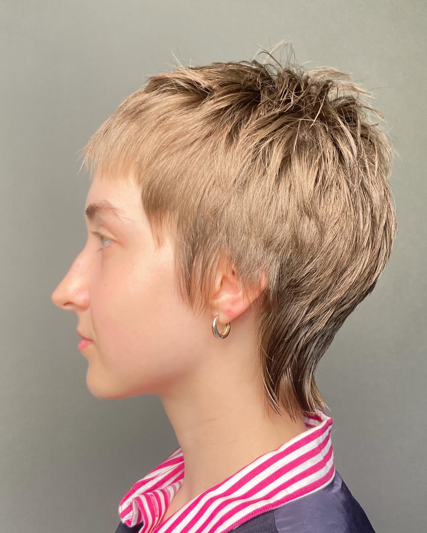 graduated-blonde-pixie