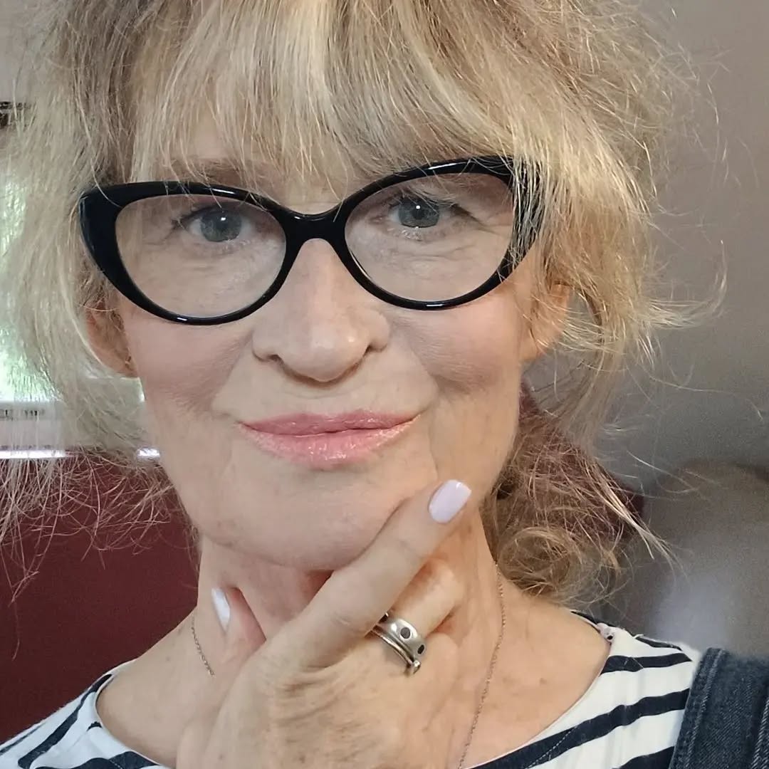 fringes-with-cateye-glasses