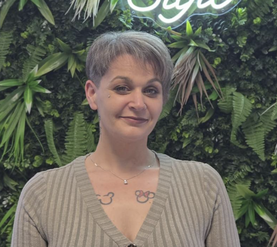 gray-pixie-haircut