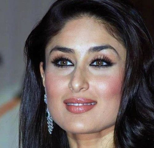 Kareena-kapoor-Lipstick-and-makeup-products