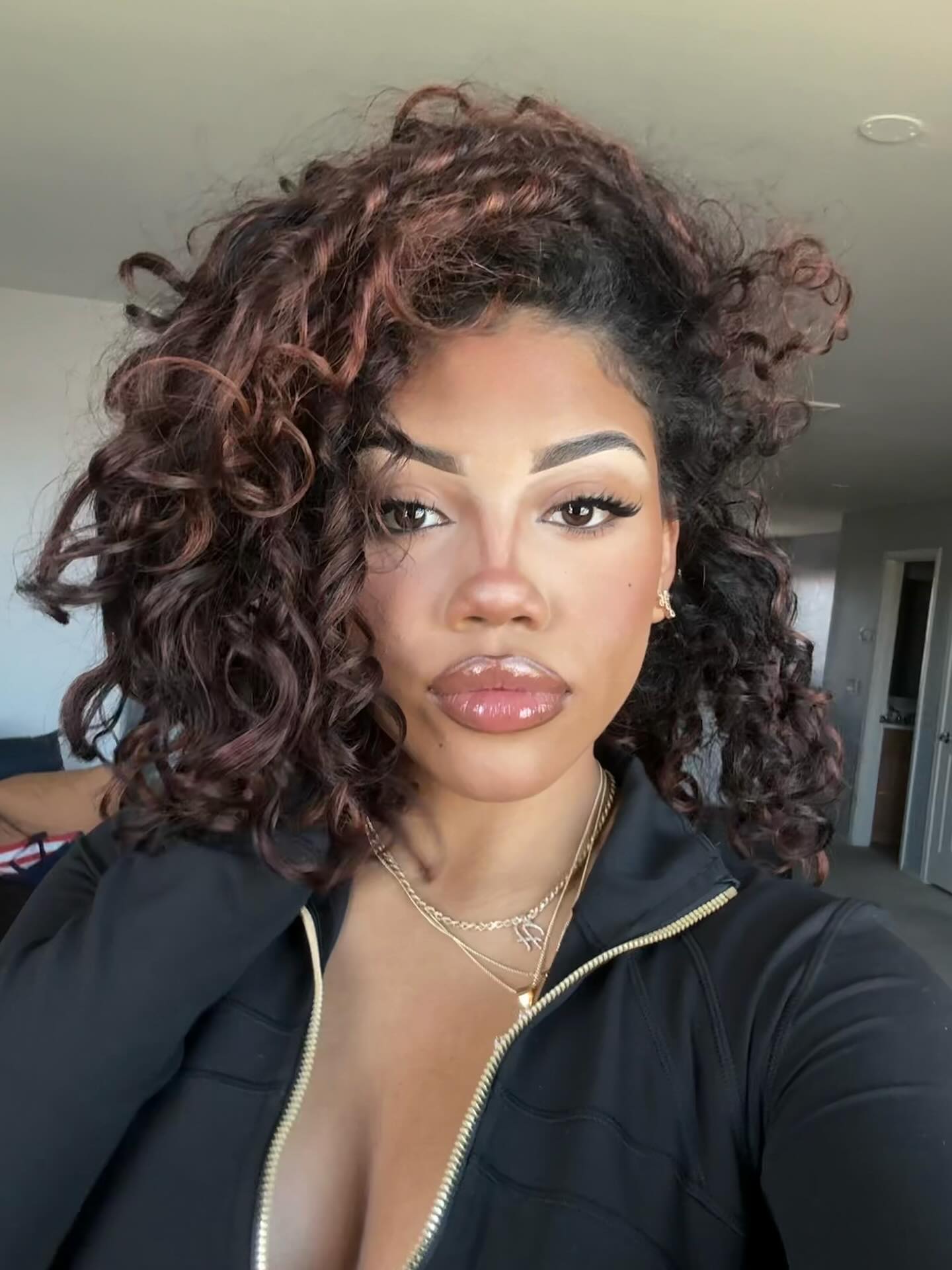 messy-curly-side-parted-hair