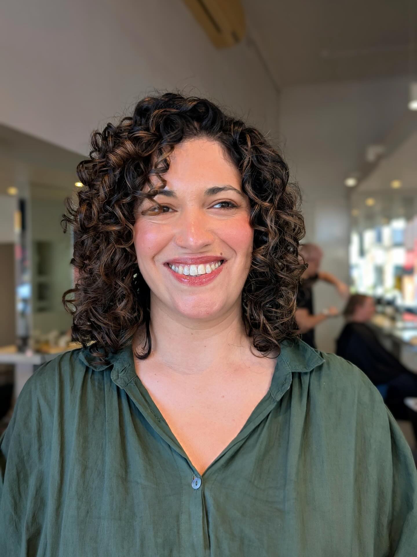 short-curly-hair-side-parted