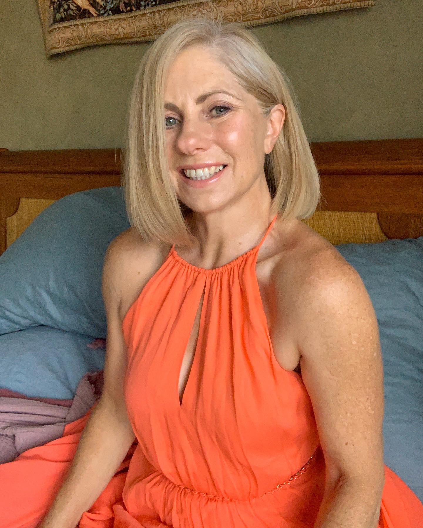 side-parted-lob-blonde-hair