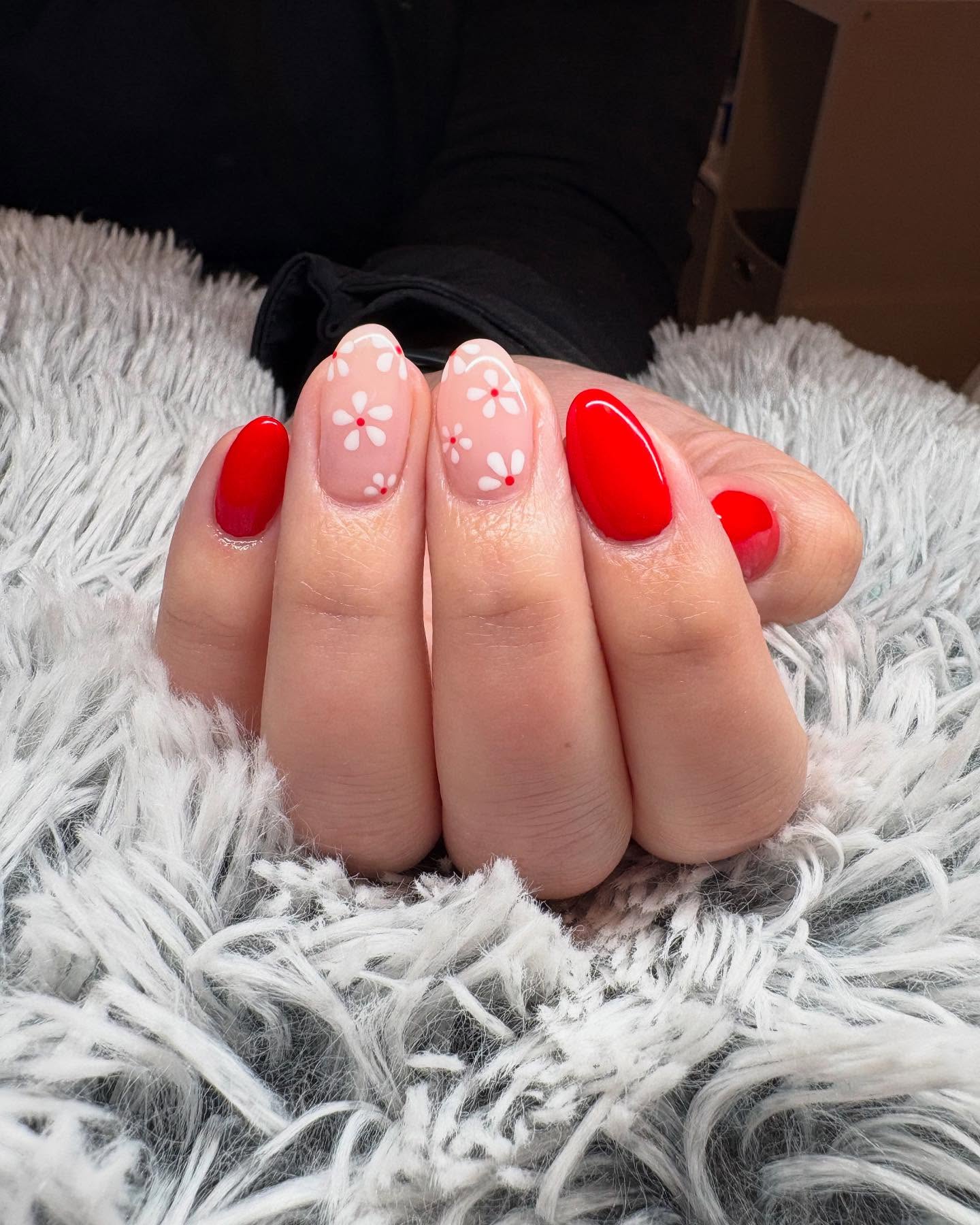 floral-round-nails
