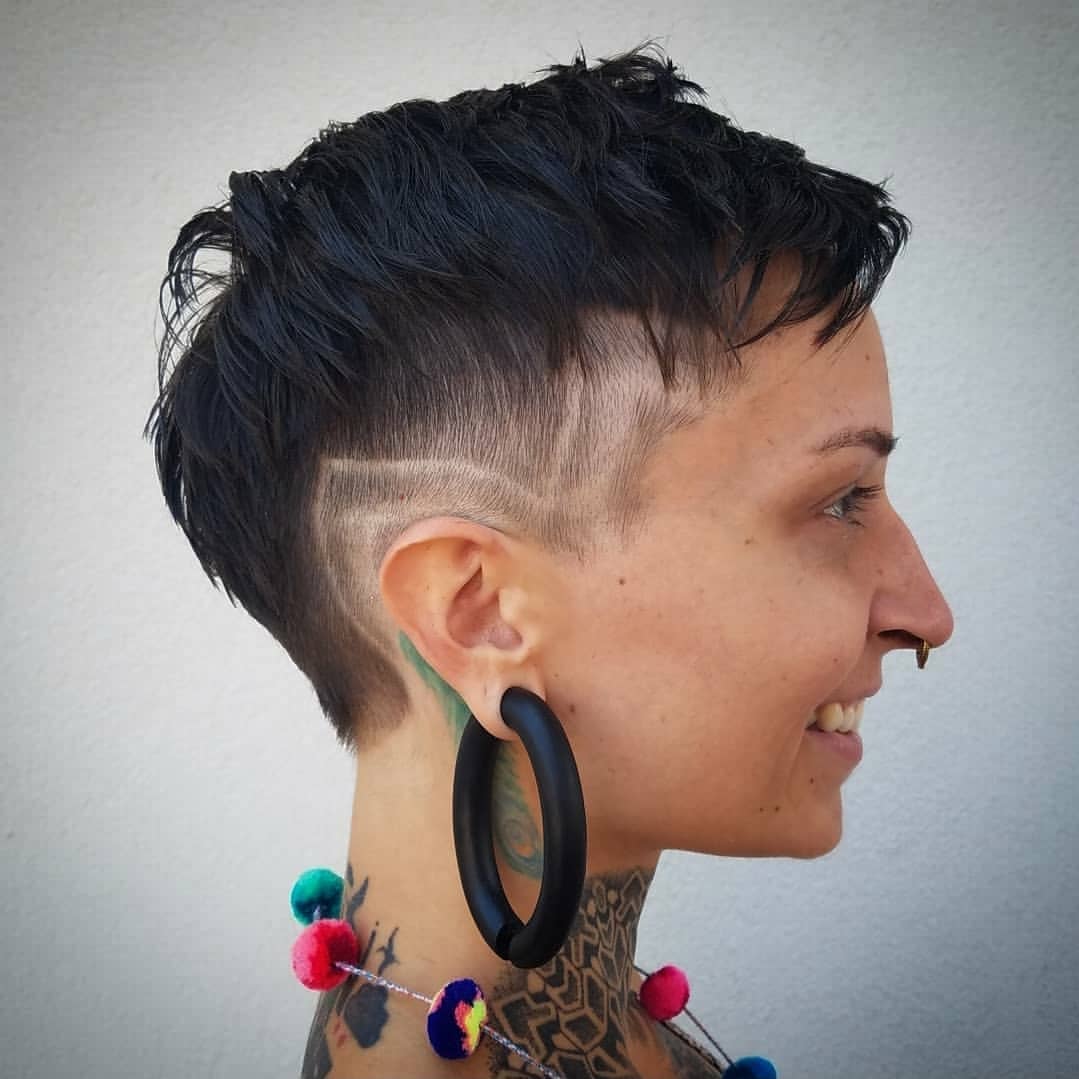 Undercut Double V-Design Pixie