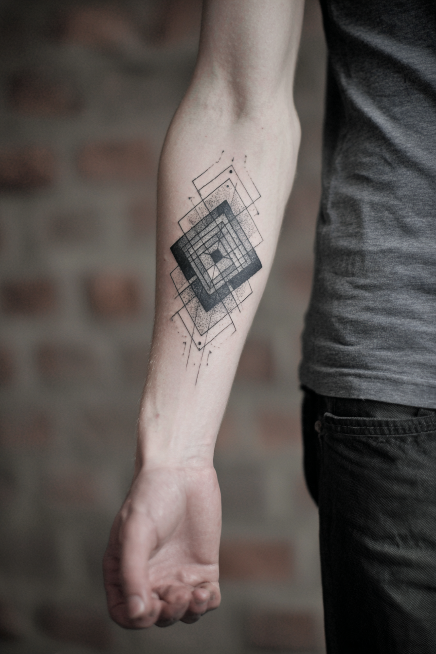 overlapping-rectangles-on-arm