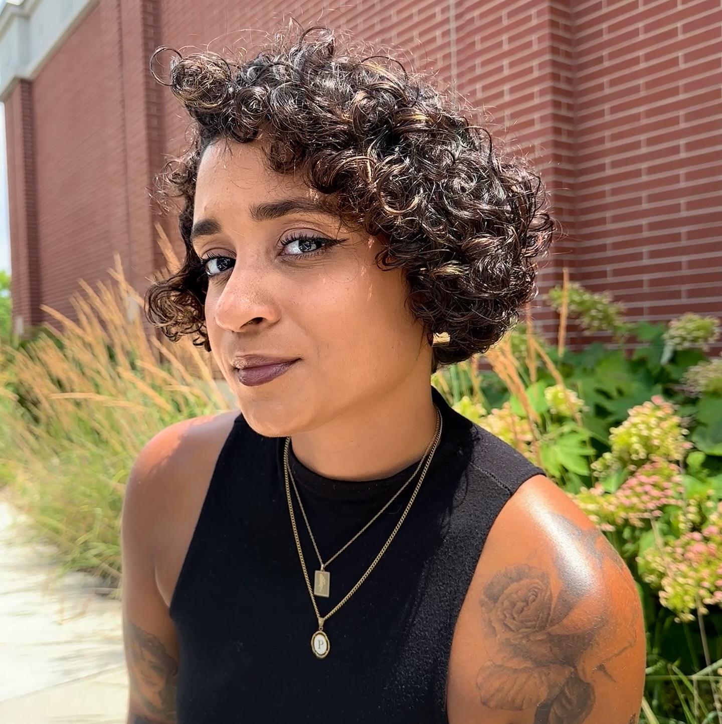 side-parted-short-curly-hair