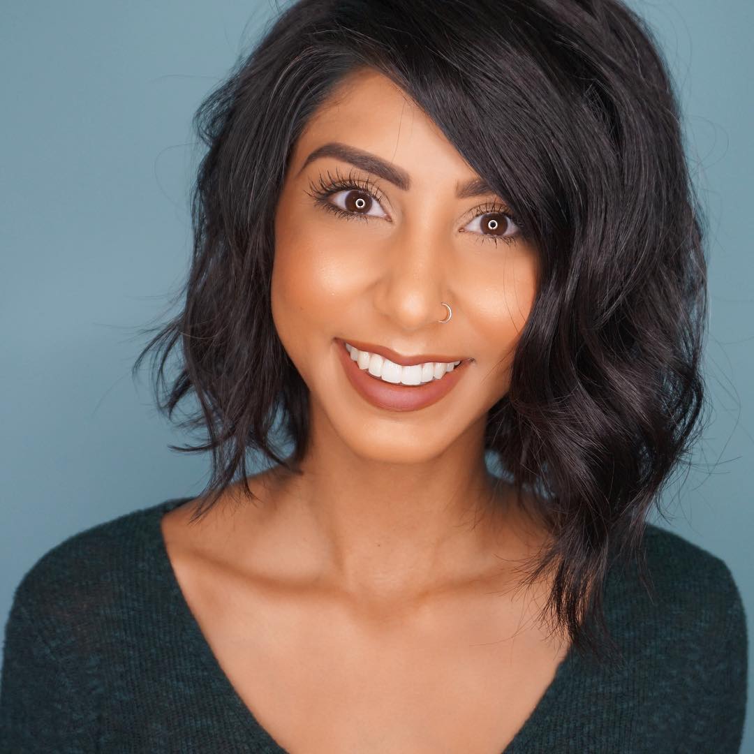 side-parted-wavy-bob-black-hair