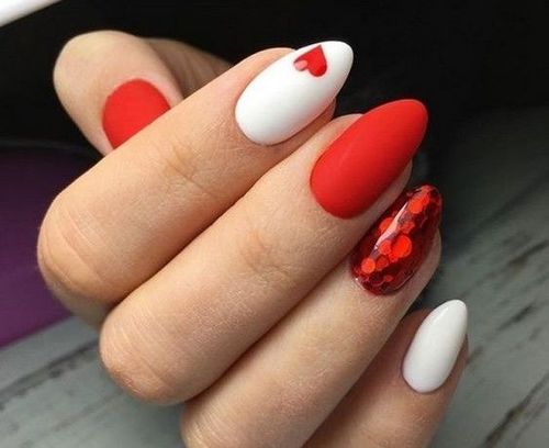 Almond-nails-beauty-trends-2019