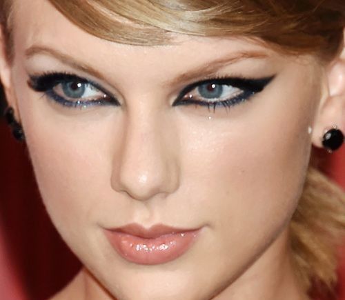 Cat-eye-makeup-look-taylor-swift