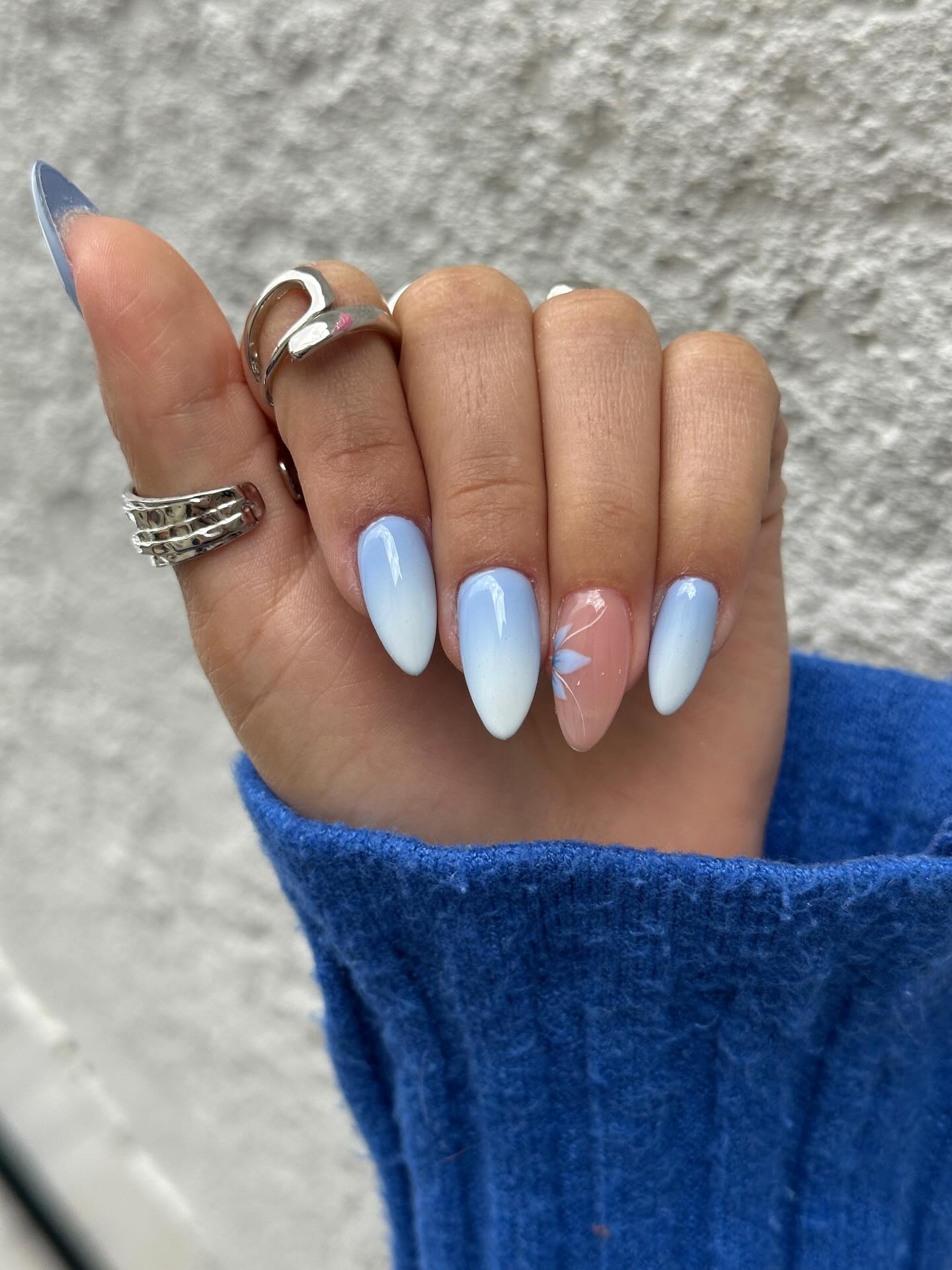 ombre-nails-with-flowers