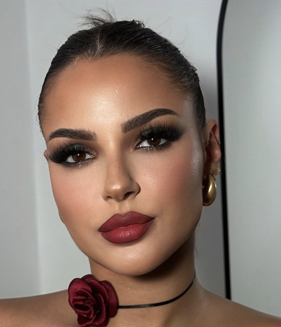 smokey-eyes-with-red-lips
