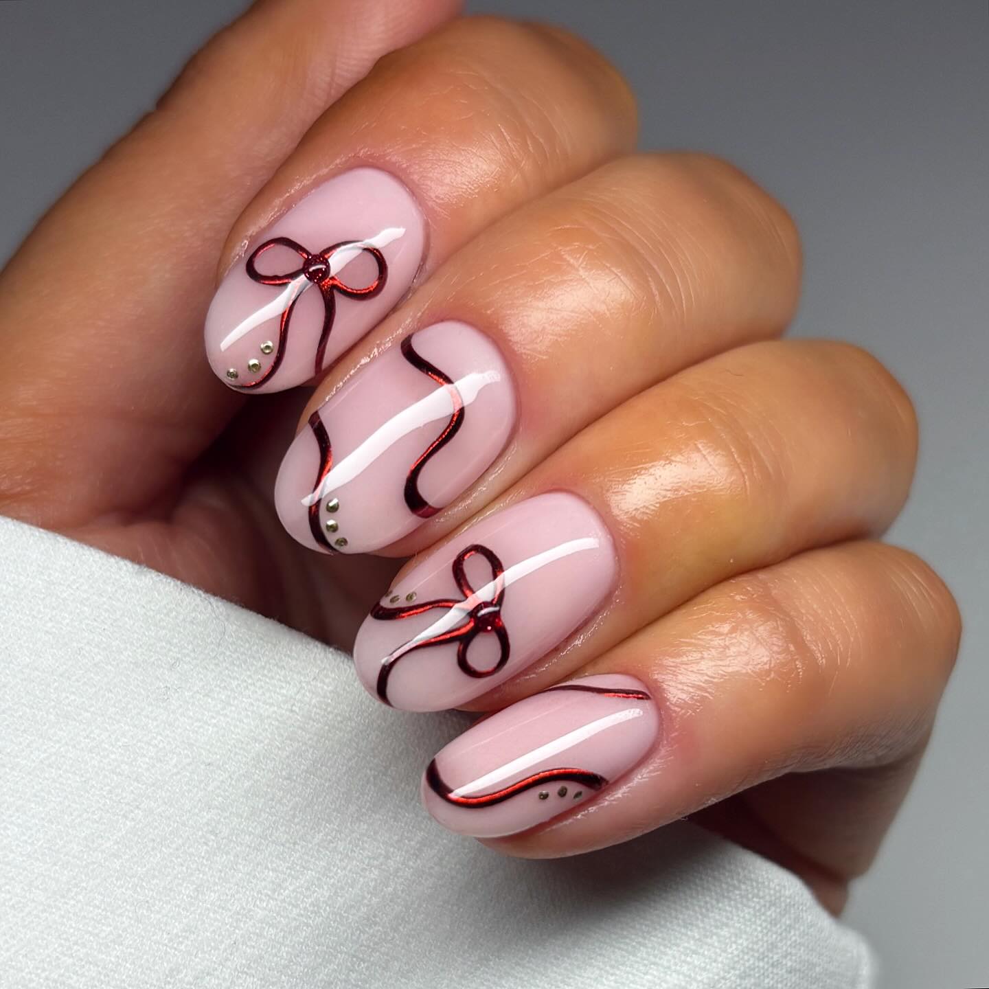 bow-gel-nails