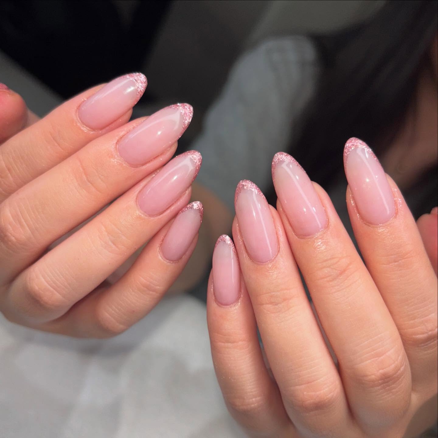 glitter-french-tip-gel-nails