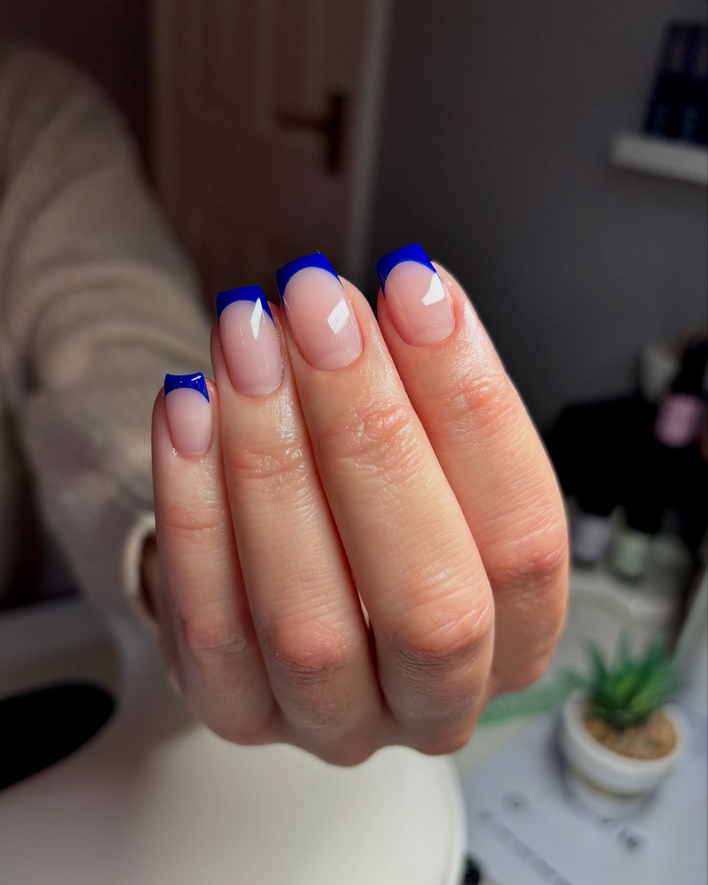 electric-blue-tips