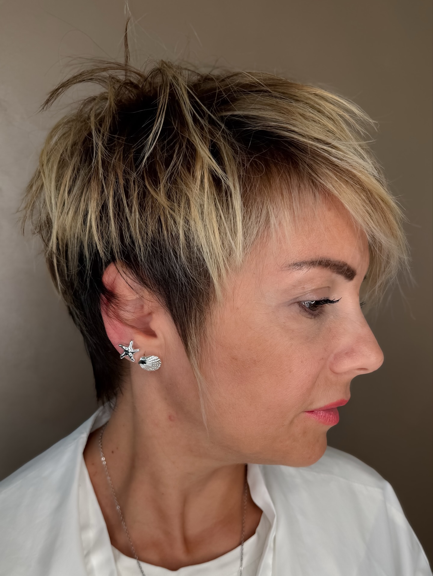 blonde-pixie