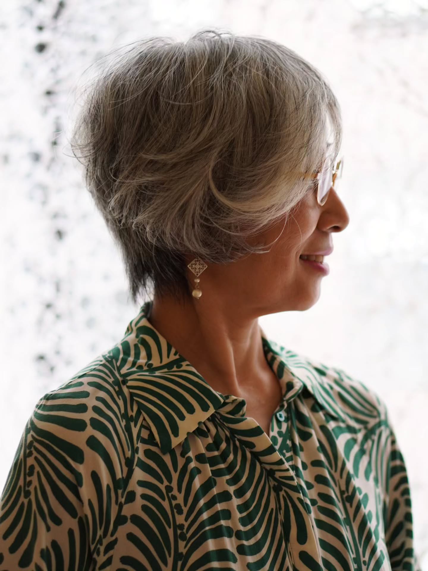 side-parted-gray-bob-fine-hair