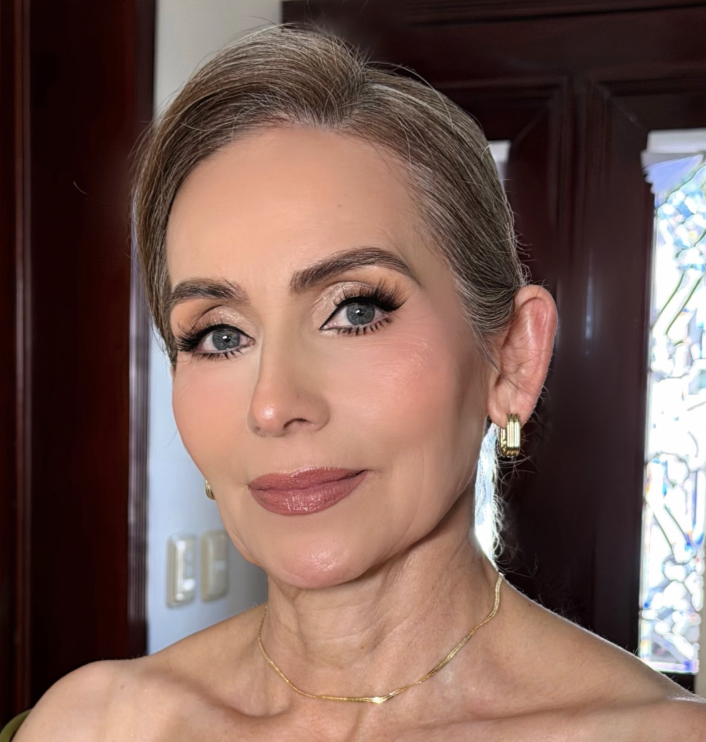 makeup-looks-older-women